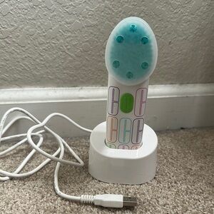 Clinique Sonic System with charger and case